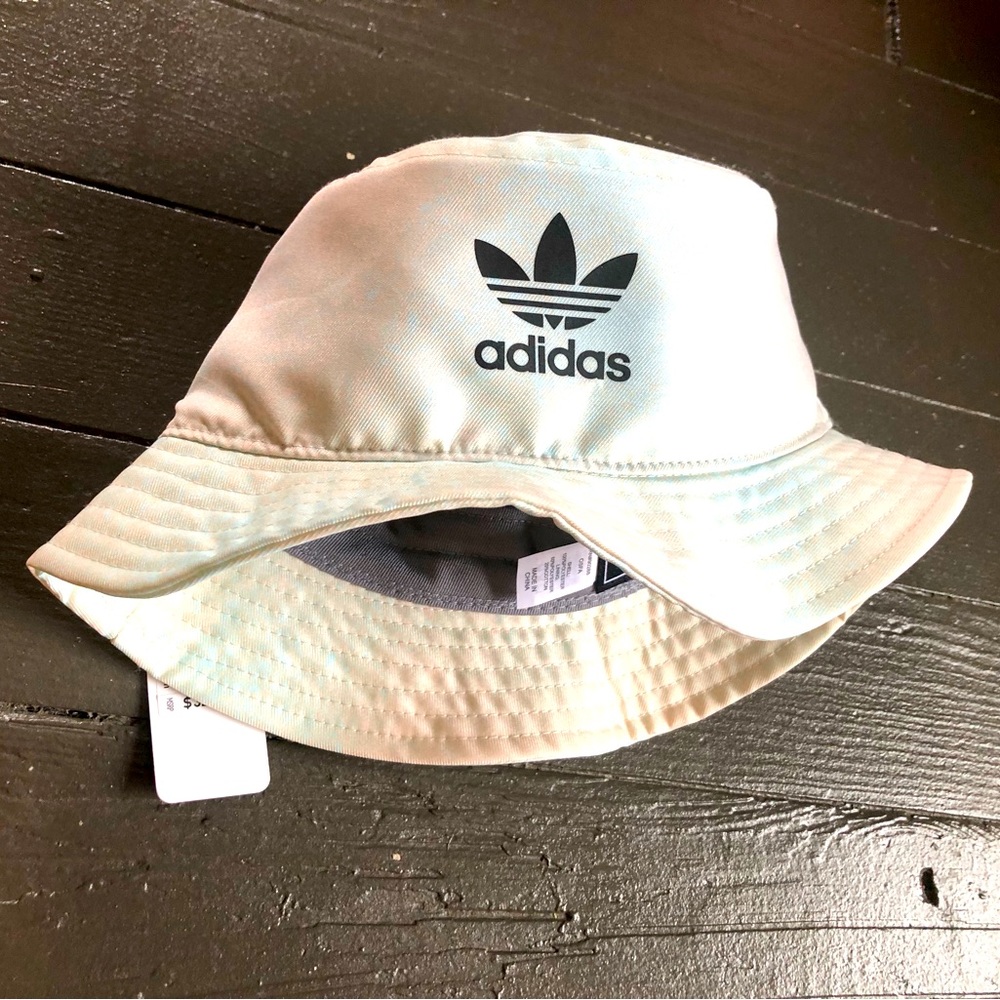 Unisex Adidas Spray Print Bucket hat